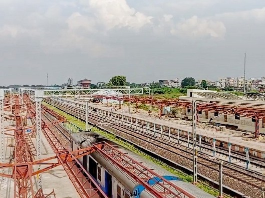 నత్త నడకన రైల్వే స్టేషన్ పనులు