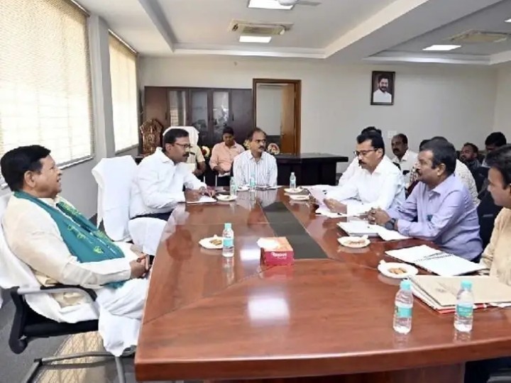 పనులను యుద్ధ ప్రాతిపదికన పూర్తి చేయండి: MLA