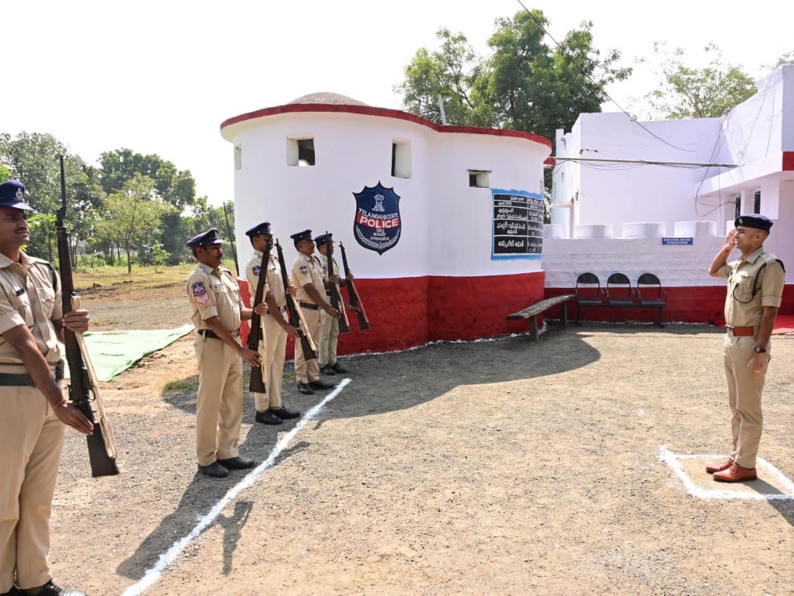 పోలీస్ స్టేషన్‌ను తనిఖీ చేసిన SP