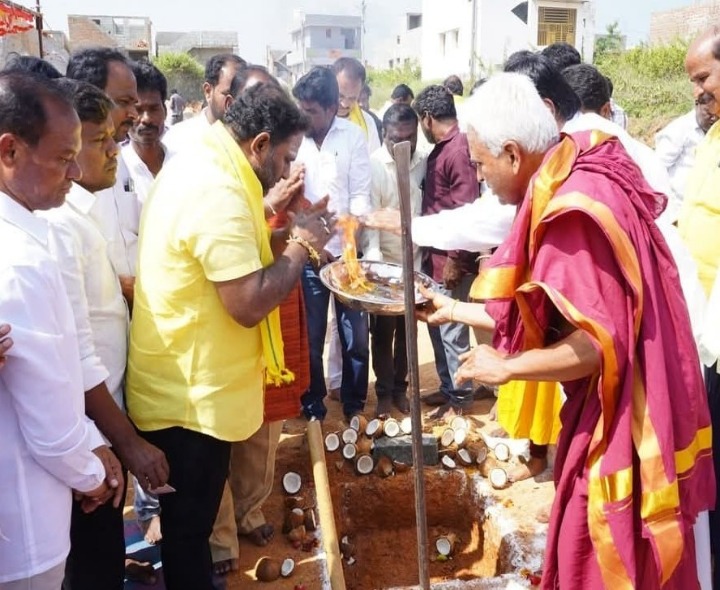 వాటర్ ట్యాంక్ నిర్మాణానికి భూమి పూజ