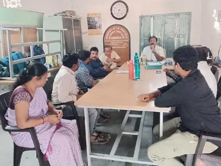 కళాశాలను తనిఖీ చేసిన డీఐఈఓ