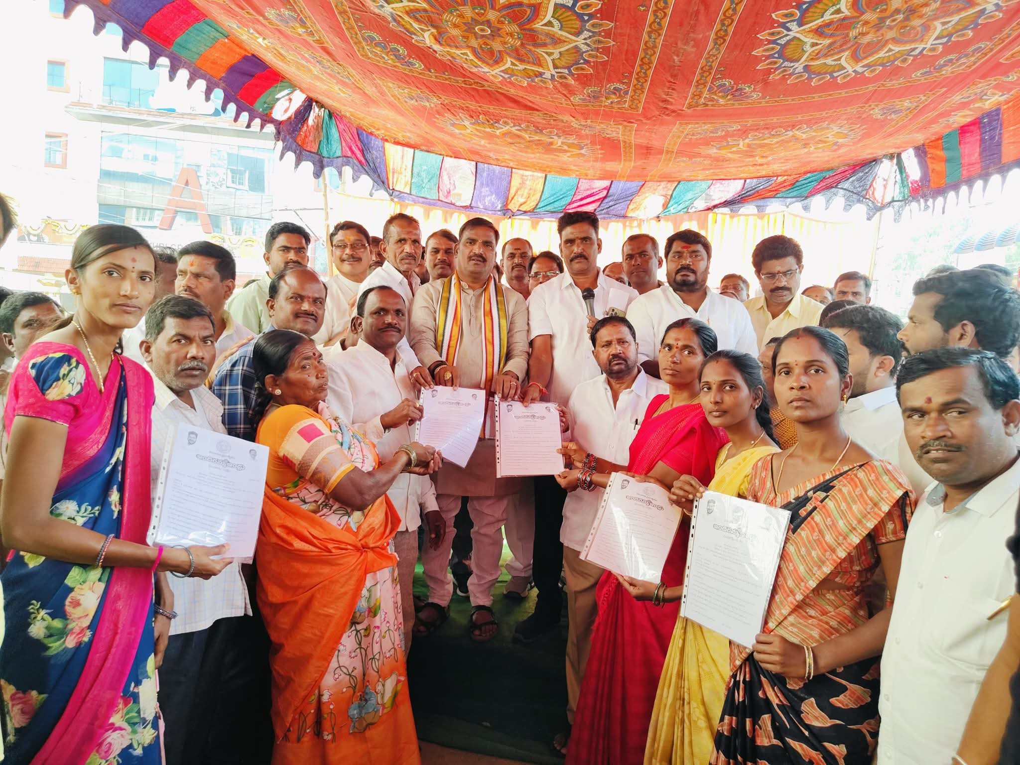 ఇందిరమ్మ ఇళ్ల పట్టాలు, CMRF చెక్కుల పంపిణీ