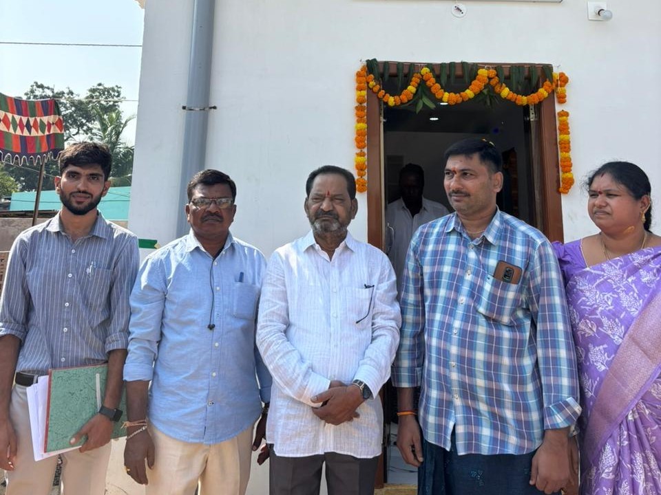 ఎమ్మెల్యే కోరంకు ధన్యవాదాలు తెలిపిన లబ్ధిదారులు