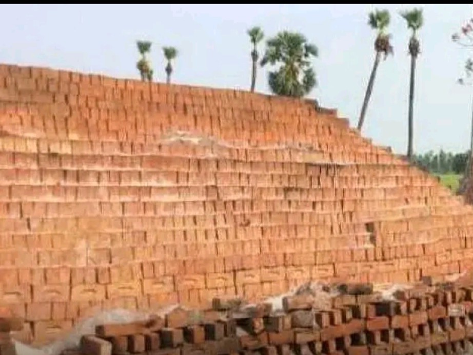 ఇందిరమ్మ ఇళ్లకు ఇటుక ధరల భారం