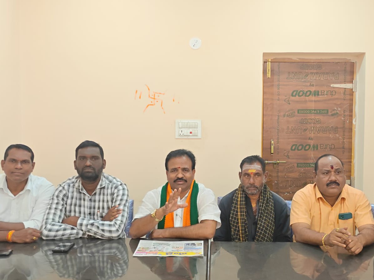 ‘MLA వినోద్ వెంటనే రాజీనామా చేయాలి’