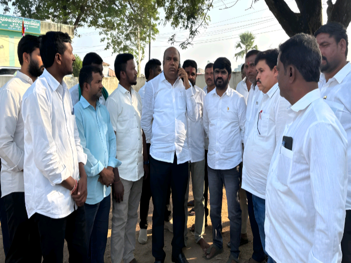 పాఠశాలను ఆకస్మిక తనిఖీ చేసిన ఎమ్మెల్యే