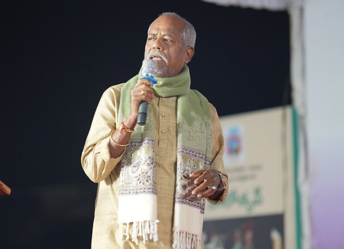 అందెశ్రీకి ‘వారణాసి’ యూనిట్ నివాళులు