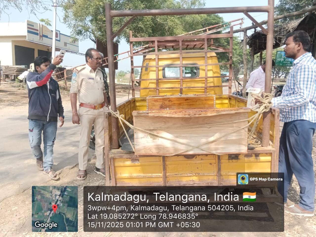 కలమడుగు చెక్ పోస్ట్.. అక్రమ కలపపై మౌనం!