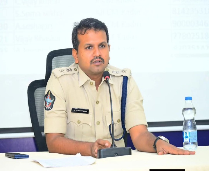 పబ్లిక్ గ్రీవెన్స్ తాత్కాలిక రద్దు: ఎస్పీ సతీష్