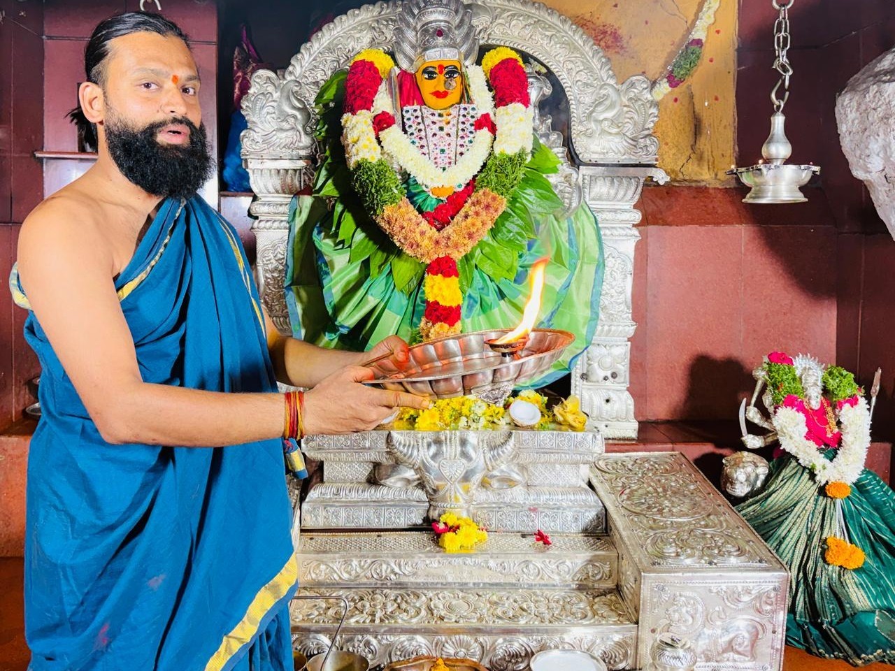 శ్రీ ఏడుపాయలలో అమ్మవారికి ద్వాదశ పూజలు