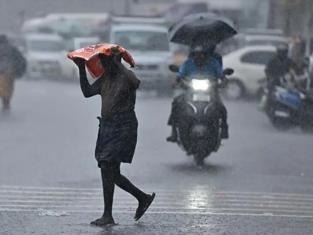 జిల్లాలో అల్పపీడనం.. రేపు, ఎల్లుండి భారీ వర్షాలు