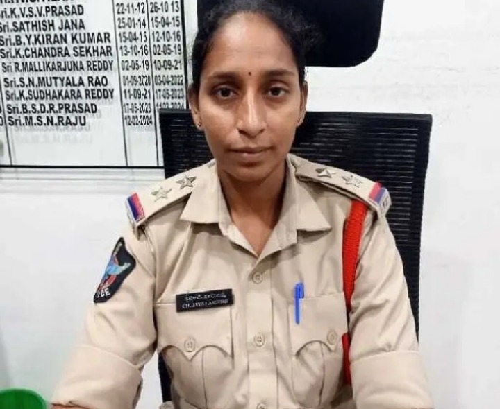 ఫోన్ కోసం అలిగి.. బాలుడు అదృశ్యం: ఎస్సై