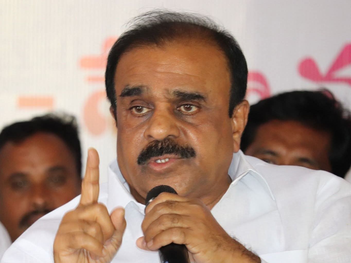 హౌస్ అరెస్టుపై వైసీపీ నేత మండిపాటు