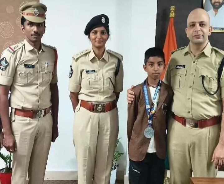 స్కేటింగ్‌లో ఎస్సై కుమారుడు ప్రతిభ