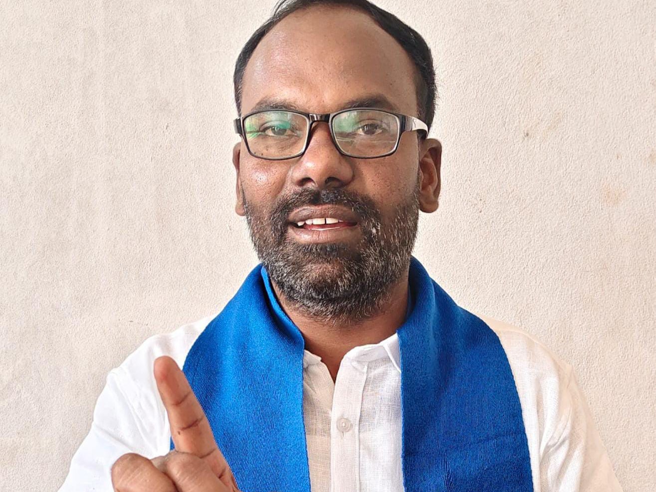 ‘నిందితులను తక్షణమే అరెస్ట్ చేయాలి’