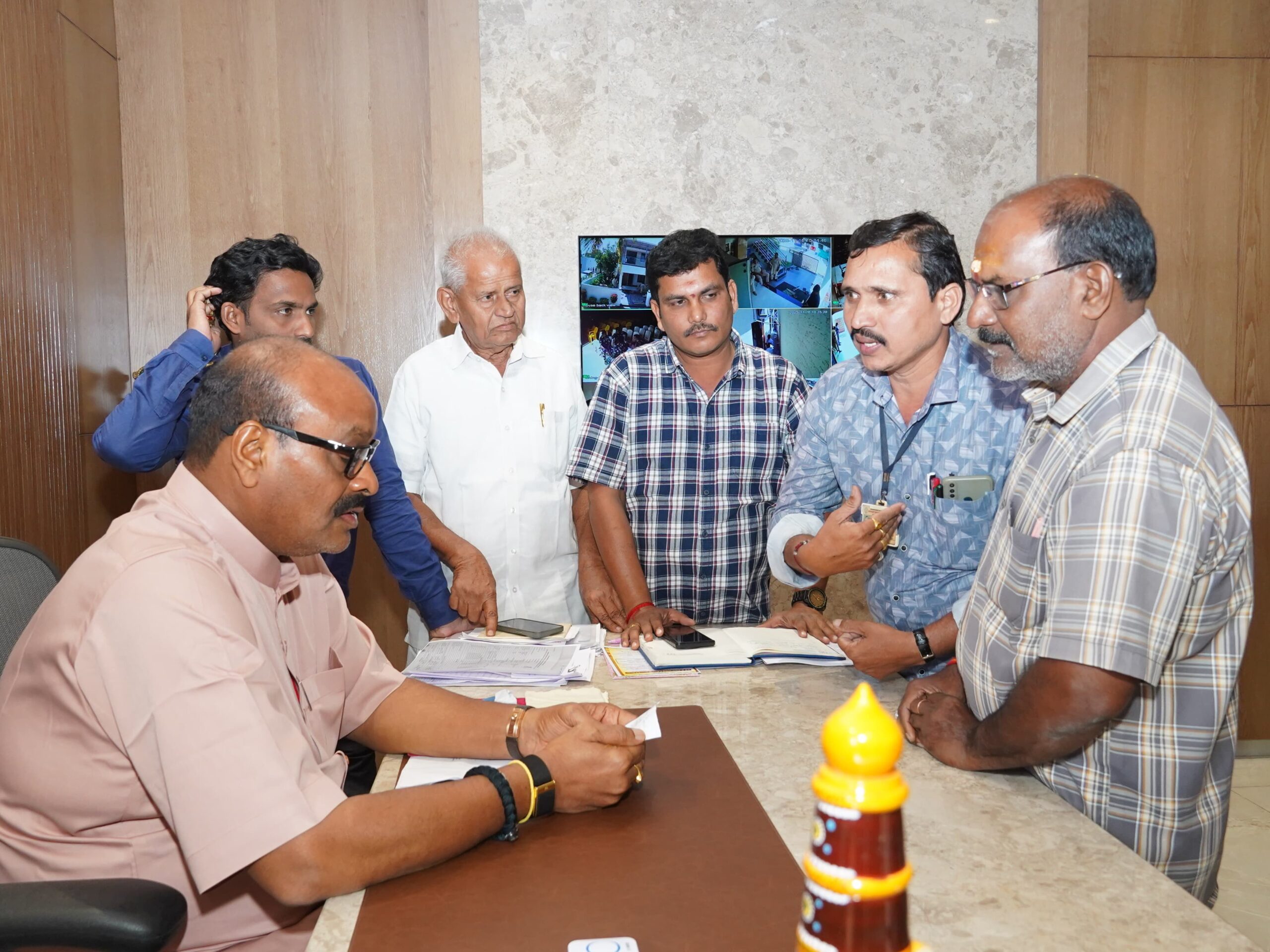 ప్రజా దర్బార్ నిర్వహించిన మంత్రి అచ్చెన్నాయుడు