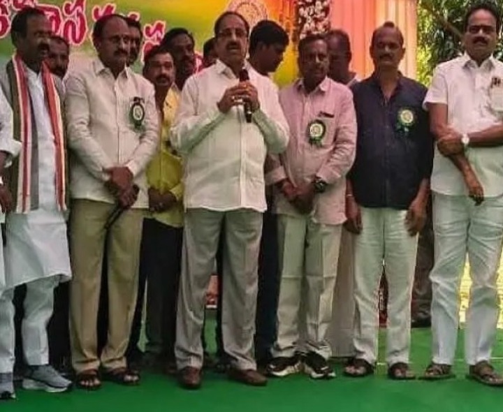 ప్రతి ఒక్కరు ఐక్యమత్యంతో జీవించాలి: మంత్రి