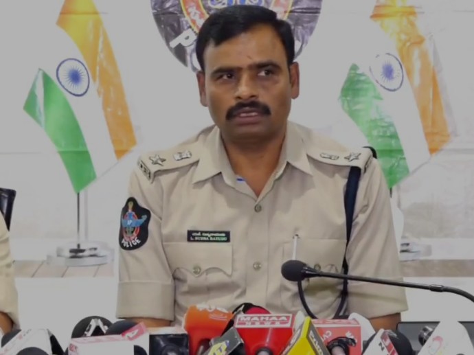 నేరాలకు పాల్పడితే కఠిన చర్యలు: SP