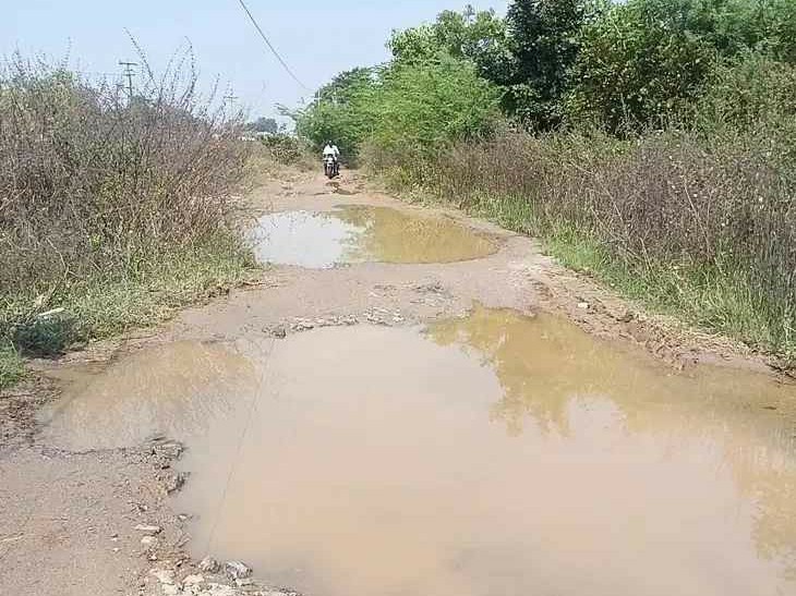 అధ్వానంగా ఆరెపల్లి- జాగీర్పల్లి ప్రధాన రోడ్డు