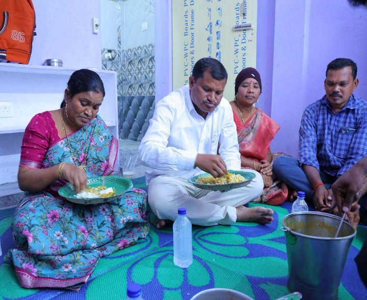 ఇందిరమ్మ ఇంటి గృహప్రవేశంలో  పాల్గొన్న ఎమ్మెల్యే