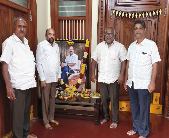 మాజీ ఛైర్మన్ రమేష్ రాజు కుటుంబానికి టీడీపీ నేత పరామర్శ