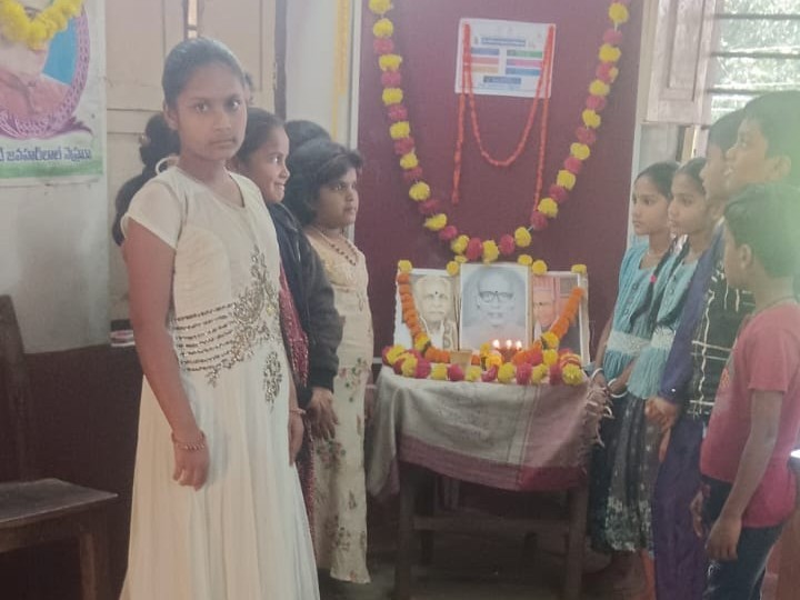 గ్రంథాలయ ఆవశ్యకతపై విద్యార్థులకు వివరణ