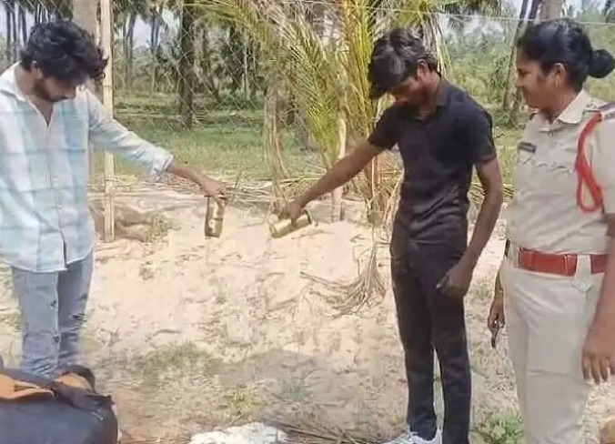 పేరుపాలెం బీచ్‌లో పోలీసుల తనిఖీలు