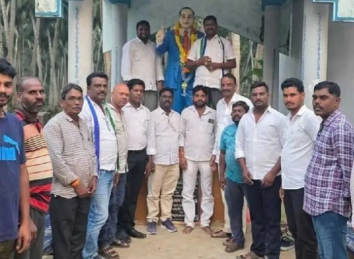 పెదలంకలో వైసీపీ కోటి సంతకాల సేకరణ