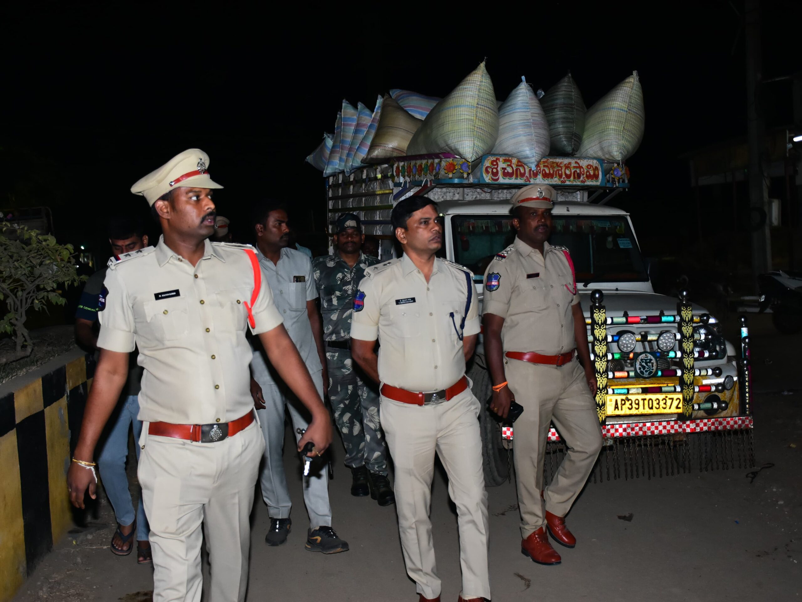 జిల్లా మొత్తం తనిఖీ చేద్దాం: ఎస్పీ