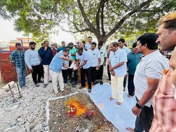 షాపింగ్ కాంప్లెక్స్ నిర్మాణానికి భూమి పూజ