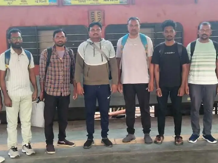 ఢిల్లీ ఆత్మగౌరవ సభకు తరలిన MRPS నేతలు