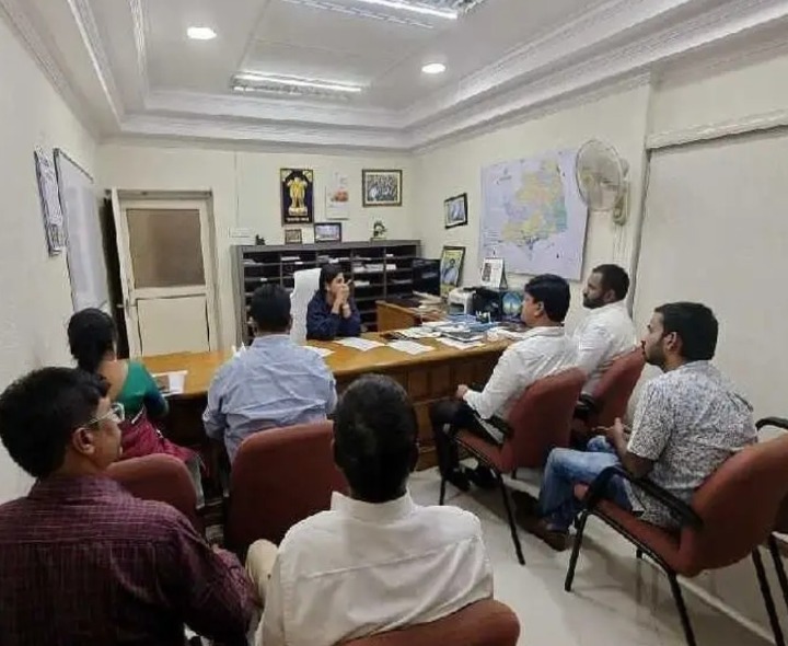 పత్తి కొనుగోళ్లప్తె కలెక్టర్ సమీక్ష