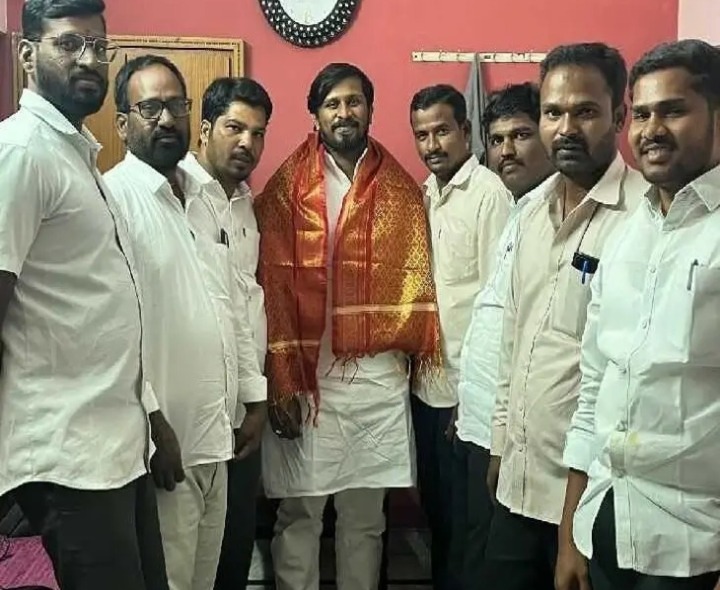 ఆదిత్య రెడ్డికి కాంగ్రెస్ నాయకుల సన్మానం
