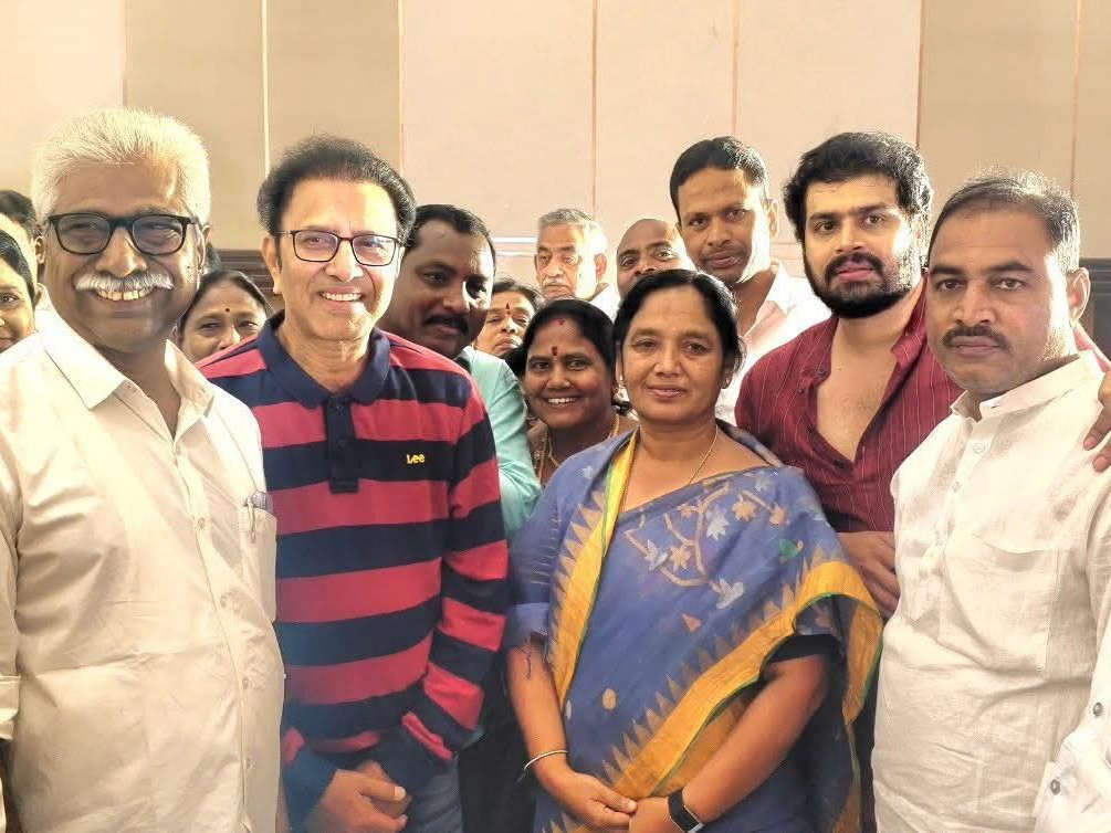 సంగీత దర్శకుడు వందేమాతరం శ్రీనివాస్‌ను కలిసిన ఎమ్మెల్యే