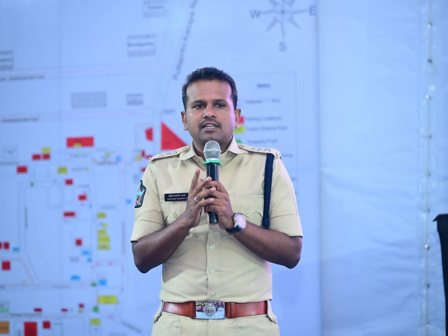 పుట్టపర్తిలో పకడ్బందీ భద్రతా ఏర్పాట్లు