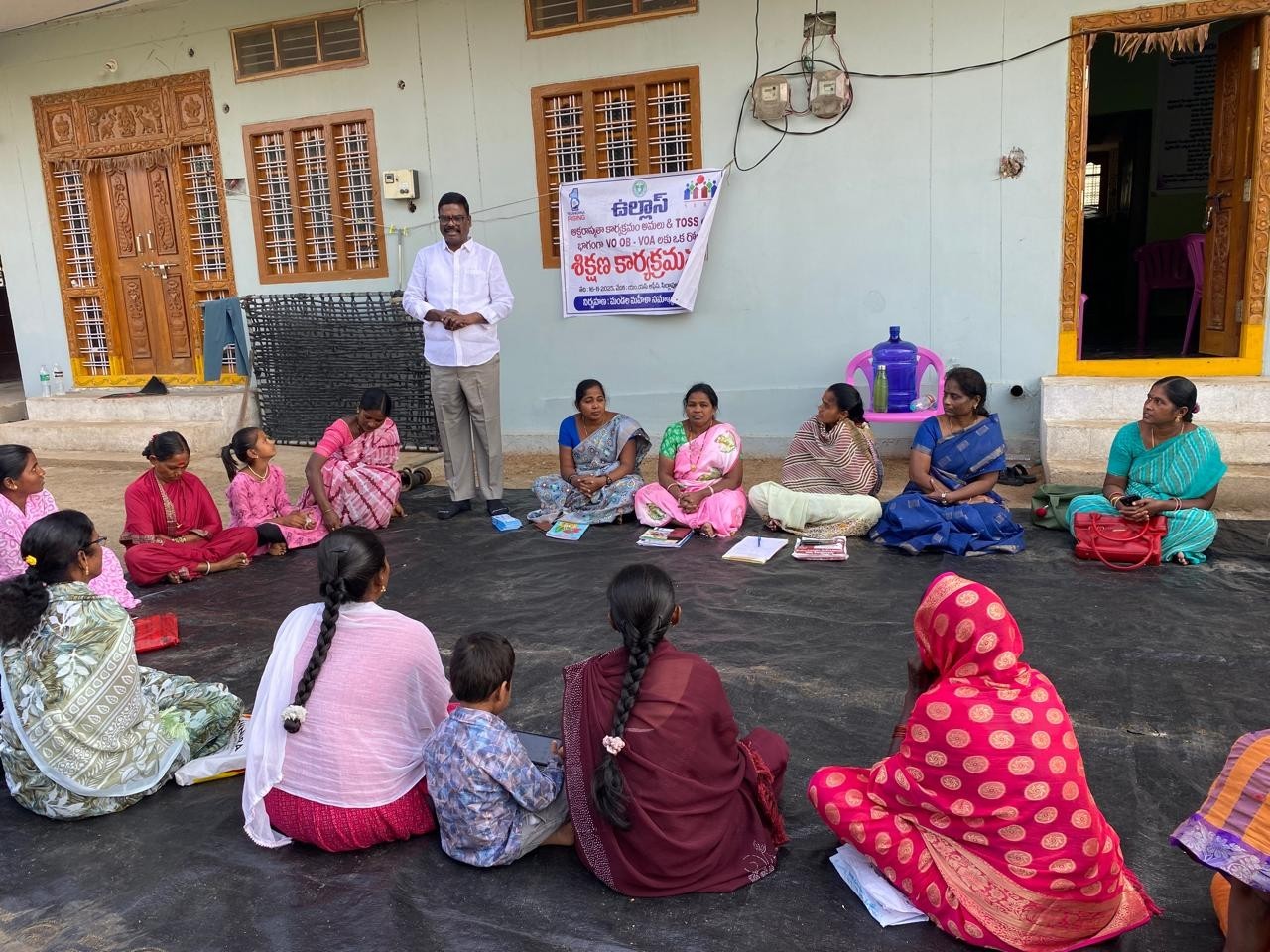 ‘మహిళలను అక్షరాస్యులుగా తీర్చిదిద్దాలి’