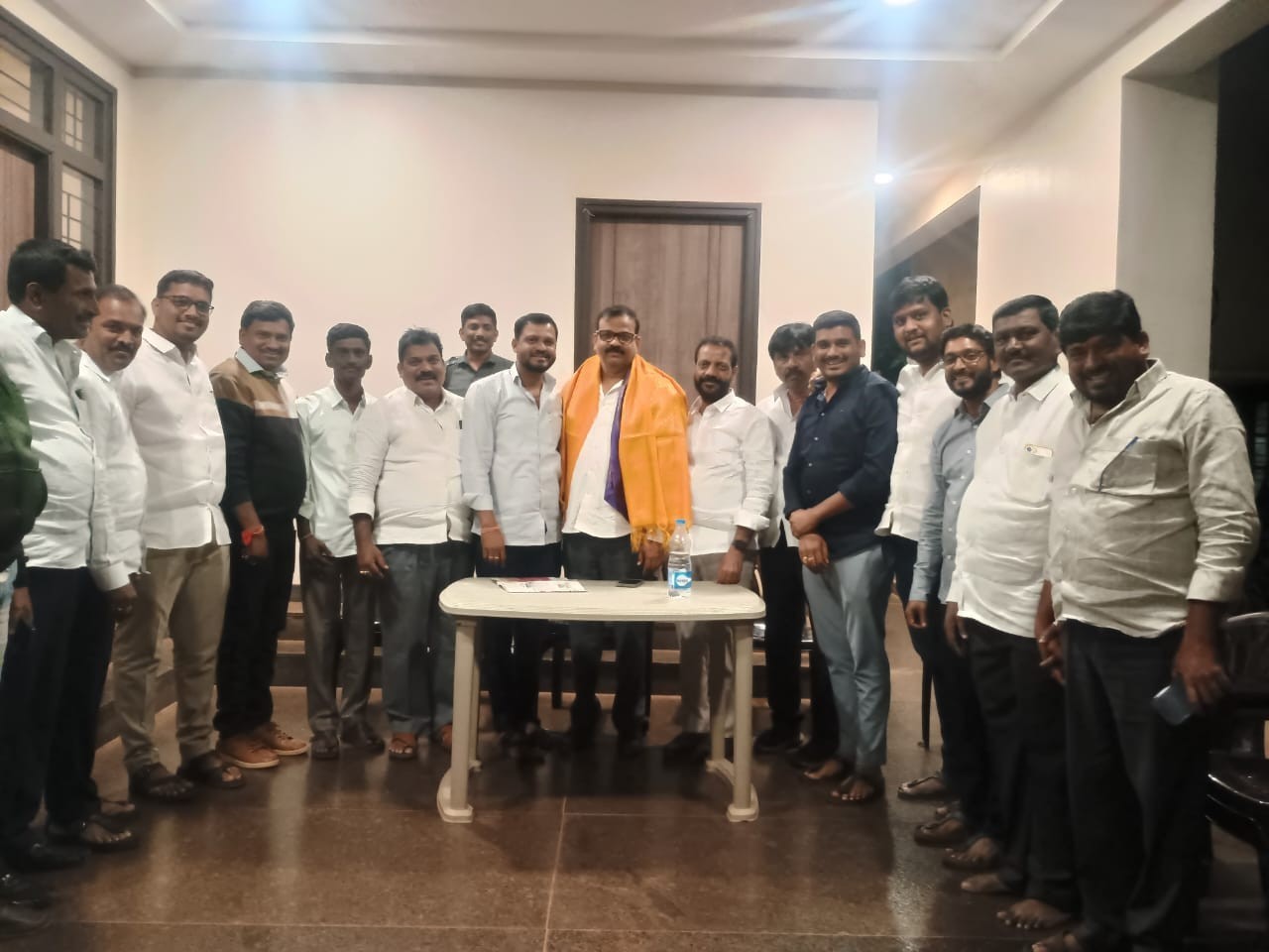 సెట్విన్ ఛైర్మన్‌ను కలిసిన కాంగ్రెస్ నేతలు