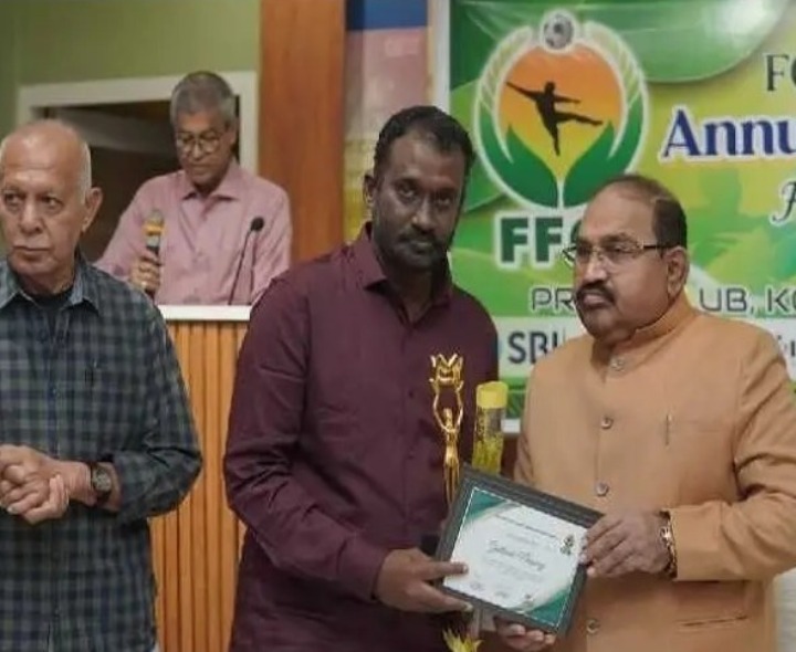 జిల్లా వాసికి ‘Unsung Guru’ అవార్డు