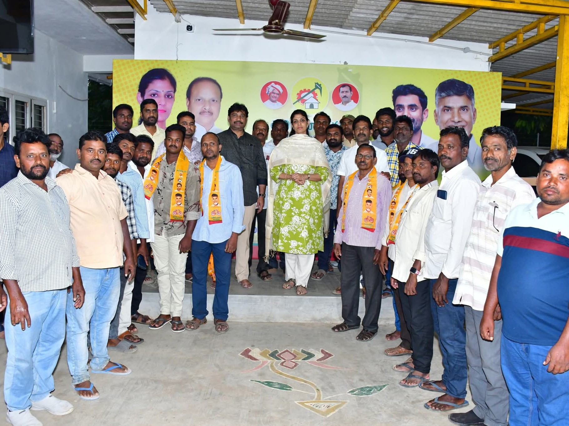 టీడీపీలో చేరిన వైసీపీ నేతలు