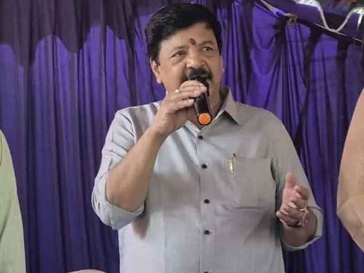 ప్రజాస్వామ్యానికి పత్రికలే వెన్నెముక: మంత్రి