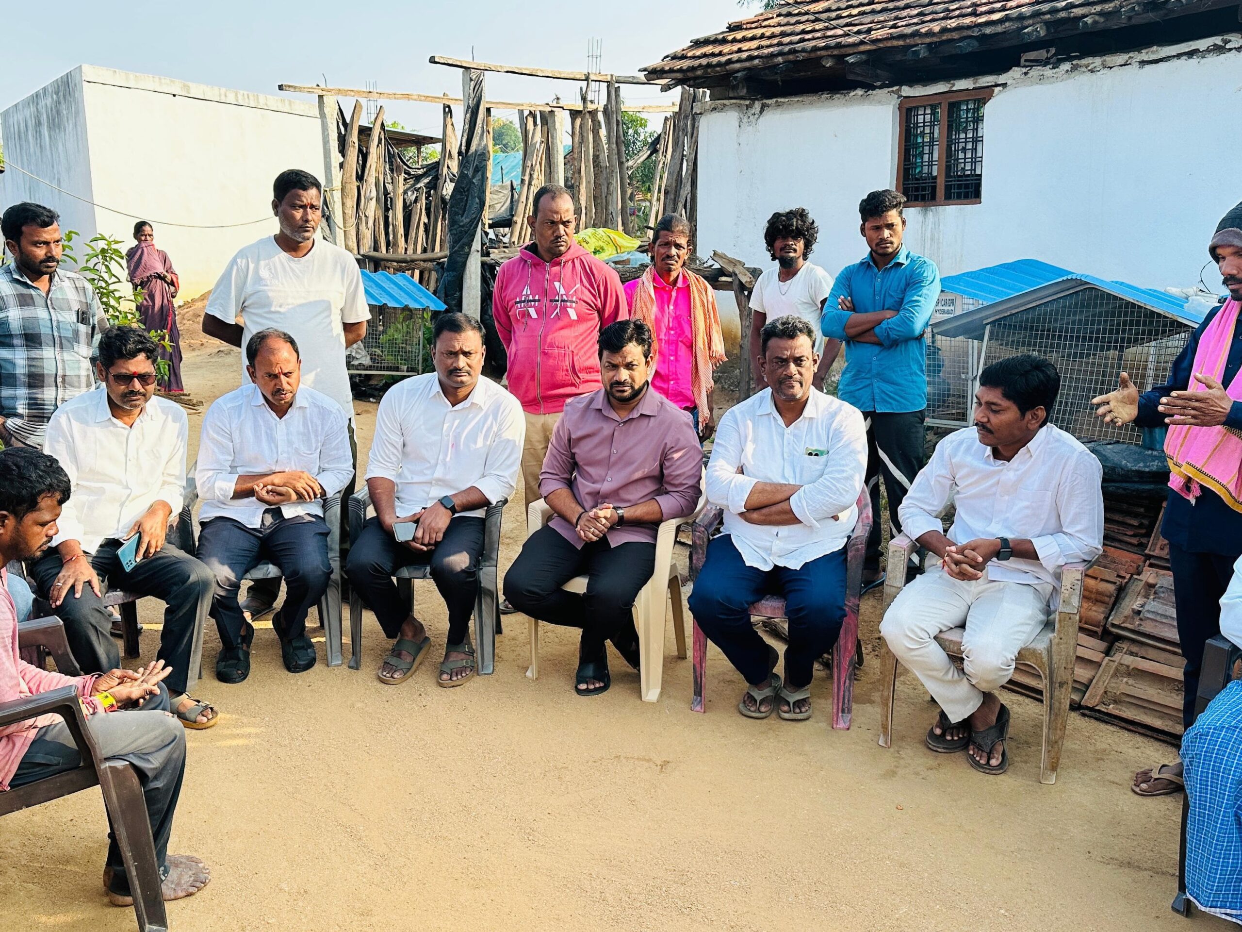 ‘చిన్నారి కుటుంబాన్ని ప్రభుత్వం ఆదుకోవాలి’