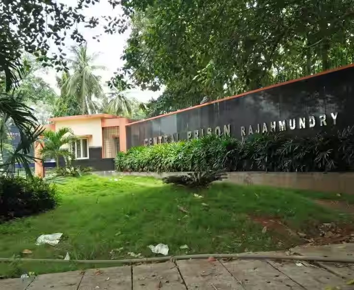 జైల్లో ఖైదీల సేంద్రియ వ్యవసాయం