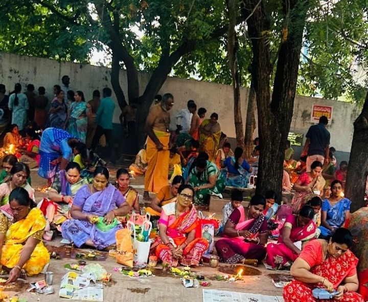 పామూరు పట్టణంలో వైభవంగా కార్తీక పూజలు