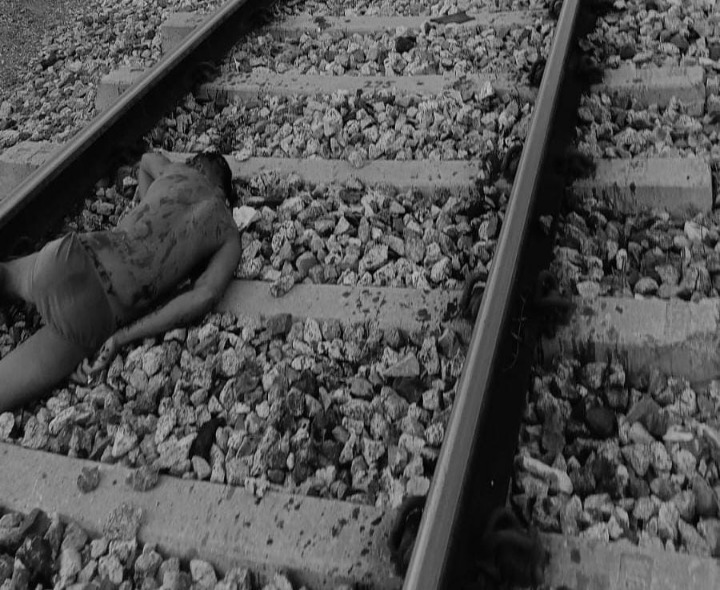 రైలు పట్టాలపై గుర్తు తెలియని మృతదేహం