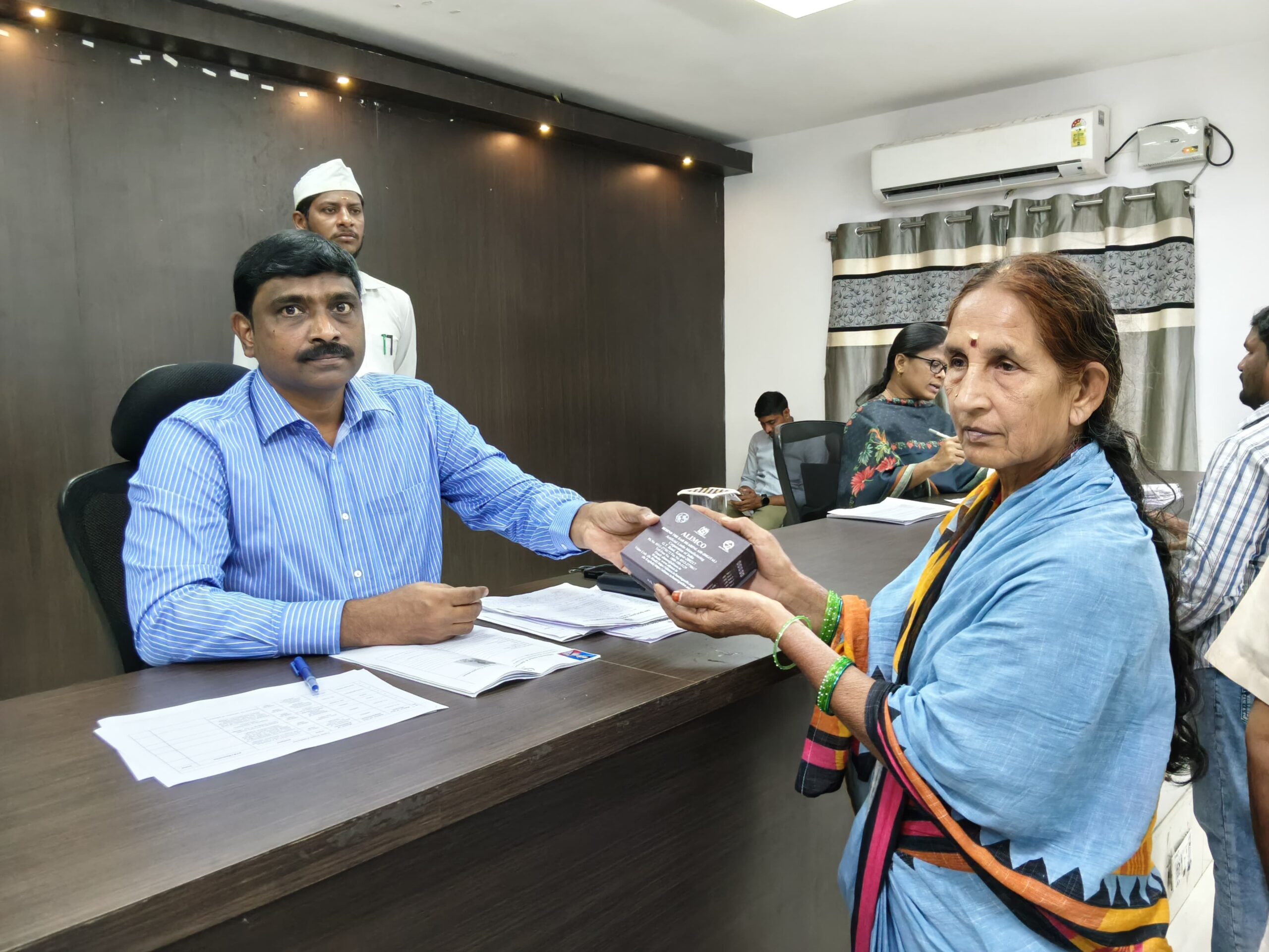 ‘ఫిర్యాదులను గడువులోగా పరిష్కరించాలి’