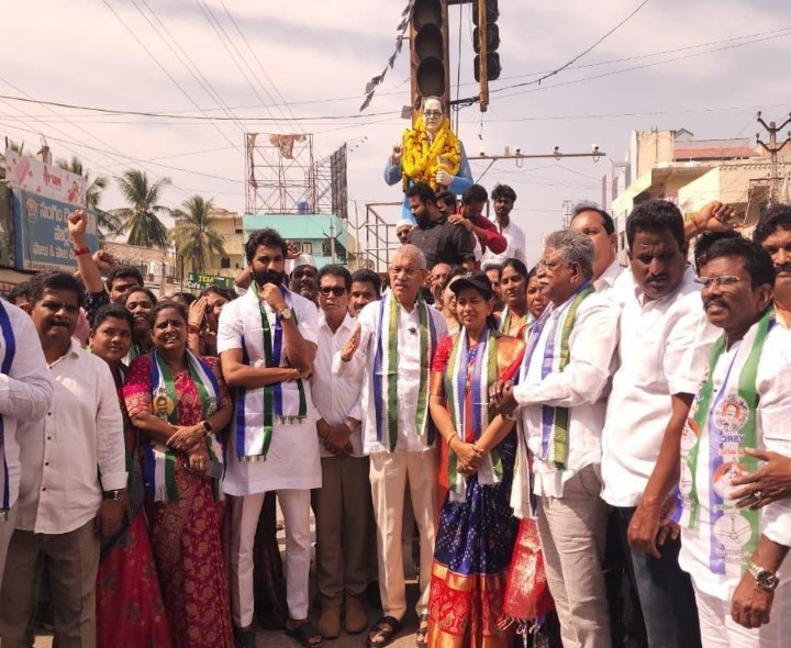 ‘ప్రజాస్వామ్యంలో దాడులు చేయడం సరికాదు’