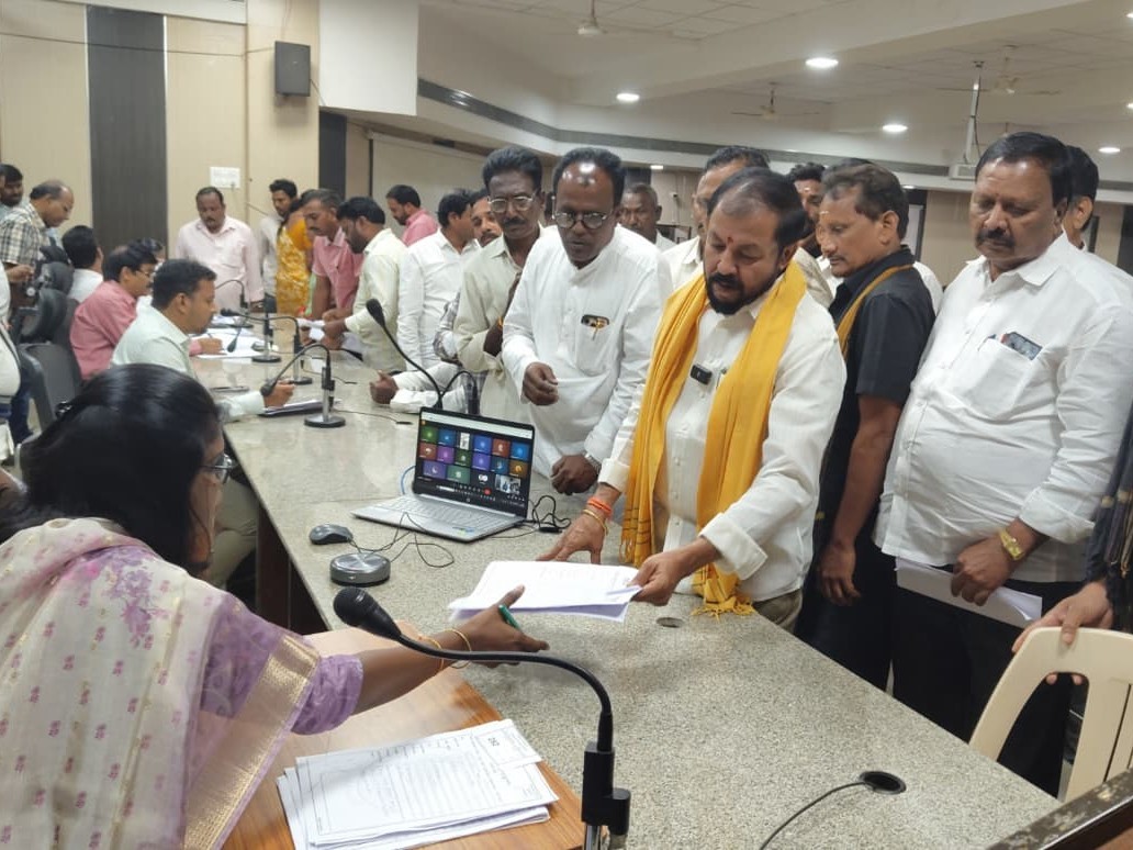 కలెక్టర్‌కు దెందులూరు ఎమ్మెల్యే వినతి