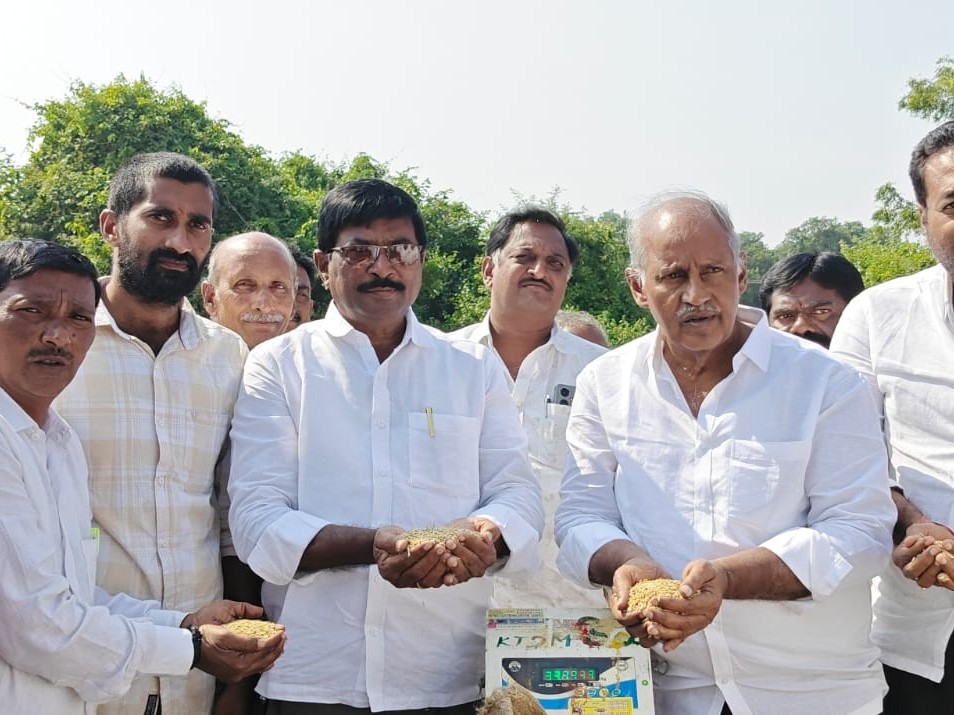 ప్రతి ధాన్యం గింజను ప్రభుత్వం కొనుగోలు చేస్తుంది: ఎమ్మెల్యే