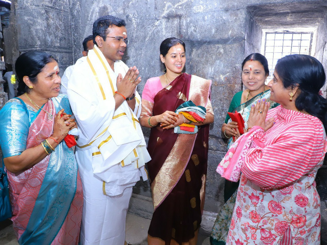 భీమేశ్వర స్వామిని దర్శించుకున్న మణిపూర్ సబ్ కలెక్టర్