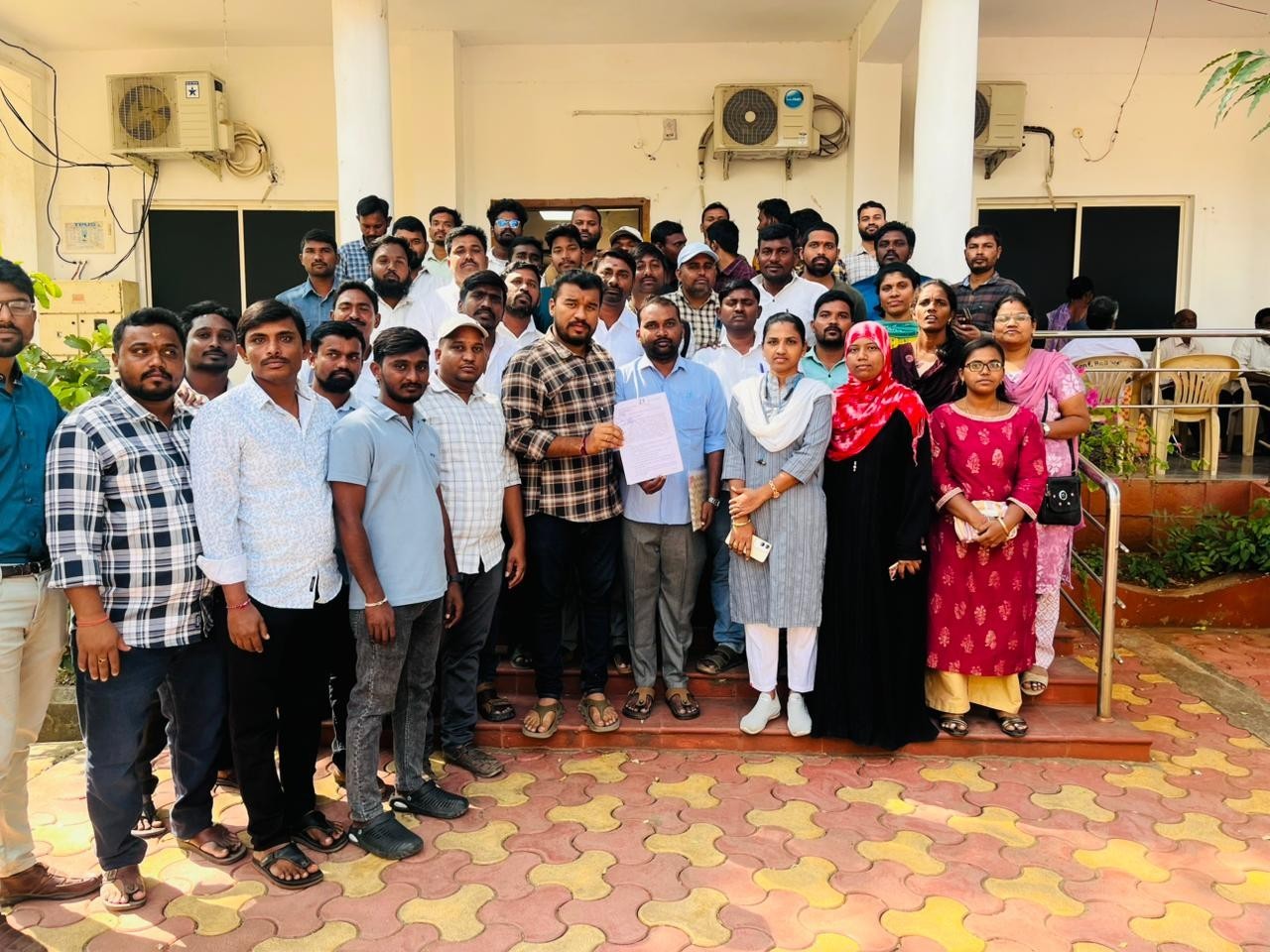 ఉద్యోగ భద్రత కల్పించాలని AJC కీ వినతి పత్రం.